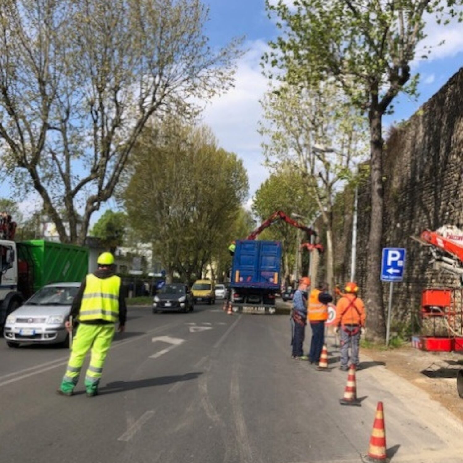 CORSO PER LAVORATORI ADDETTI ALLA PIANIFICAZIONE, CONTROLLO E APPOSIZIONE SEGNALETICA STRADALE PER ATTIVITÀ IN PRESENZA DI TRAFFICO(Corso per movieri)