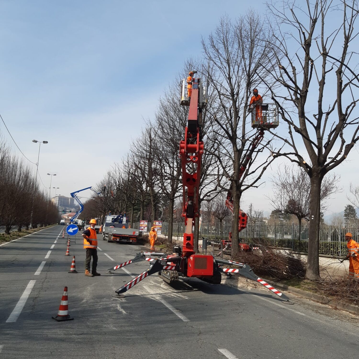 CORSO PER PREPOSTI ADDETTI ALLA PIANIFICAZIONE, CONTROLLO E APPOSIZIONE SEGNALETICA STRADALE PER ATTIVITÀ IN PRESENZA DI TRAFFICO(Corso per preposti movieri)